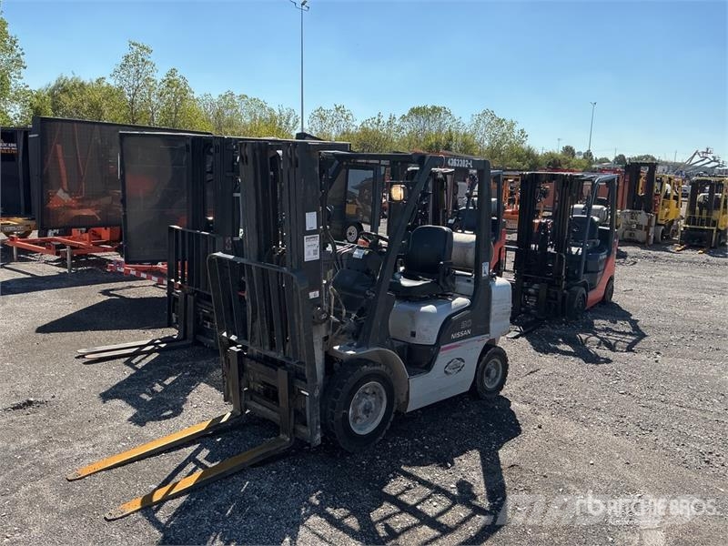 Nissan MPL02A25LV 4300 lb Pneumatic Tire Forklift Другие складские механизмы