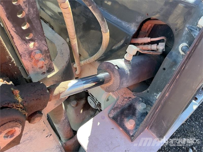 Nissan MPL02A25LV 4300 lb Pneumatic Tire Forklift Другие складские механизмы