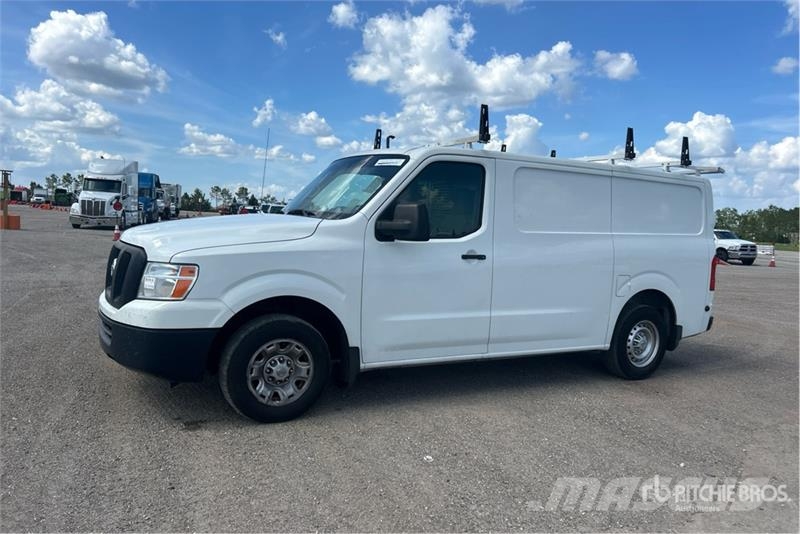 Nissan NV1500 패널 화물차