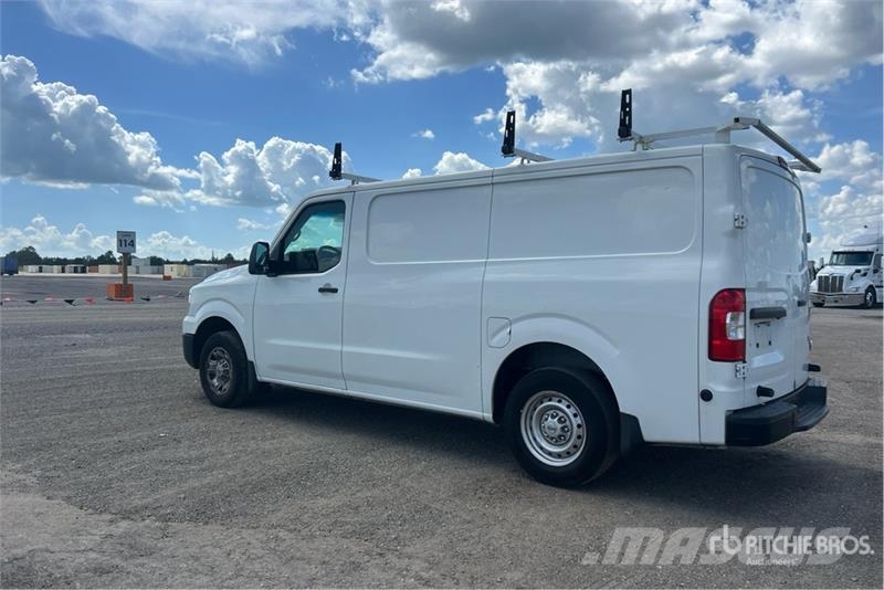 Nissan NV1500 패널 화물차