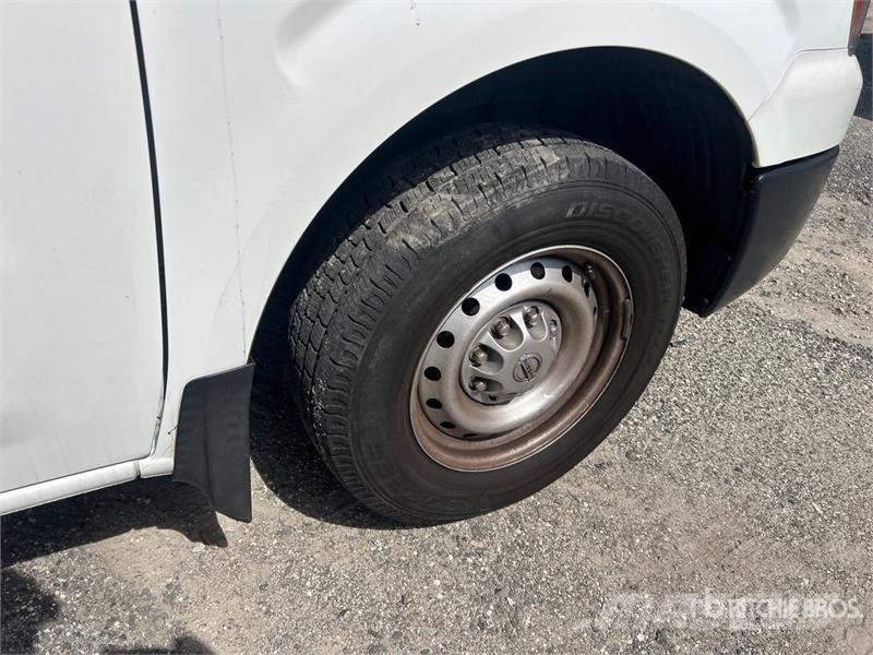 Nissan NV1500 패널 화물차