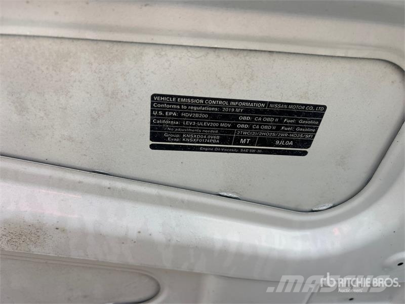 Nissan NV1500 패널 화물차