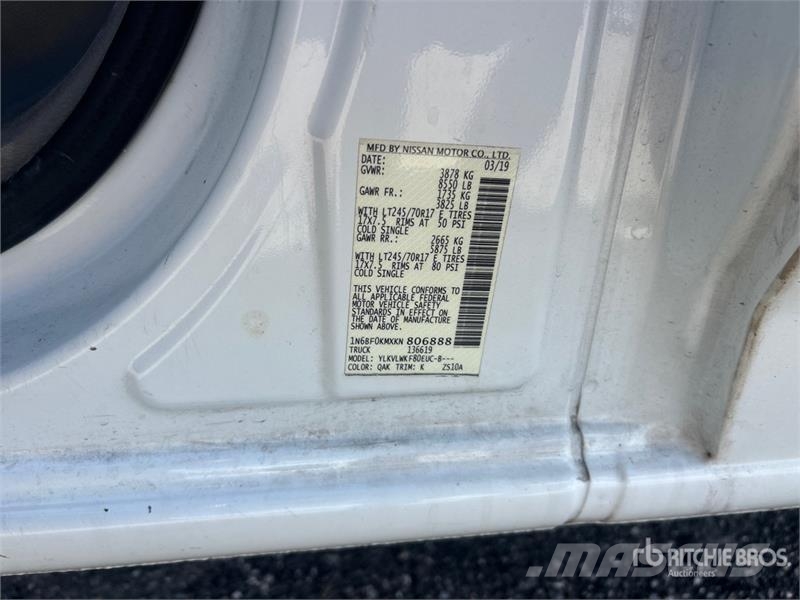 Nissan NV1500 패널 화물차