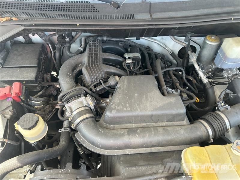 Nissan NV1500 패널 화물차