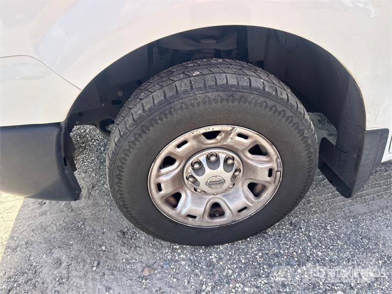 Nissan NV1500 패널 화물차