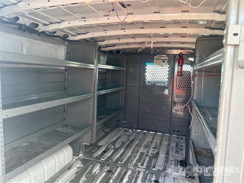 Nissan NV1500 패널 화물차