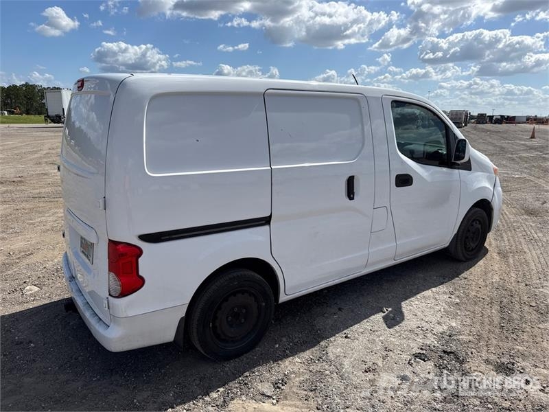 Nissan NV200 大型面包车