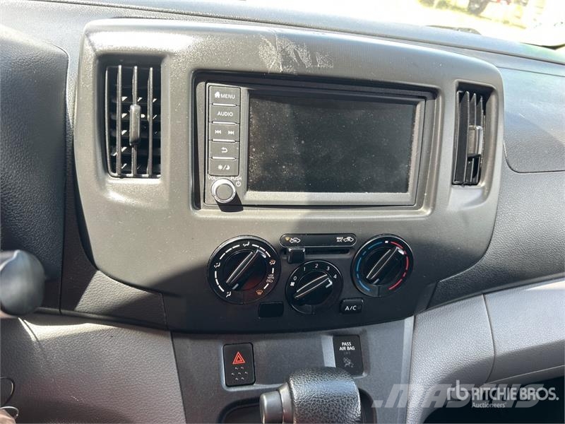 Nissan NV200 Preču pārvadāšanas furgoni