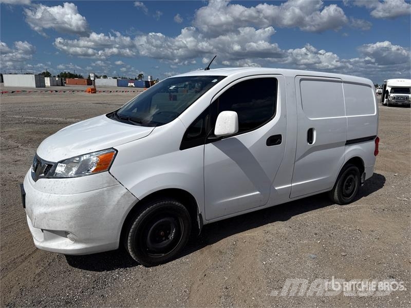 Nissan NV200 大型面包车