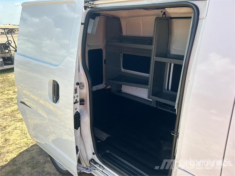 Nissan NV200 Preču pārvadāšanas furgoni