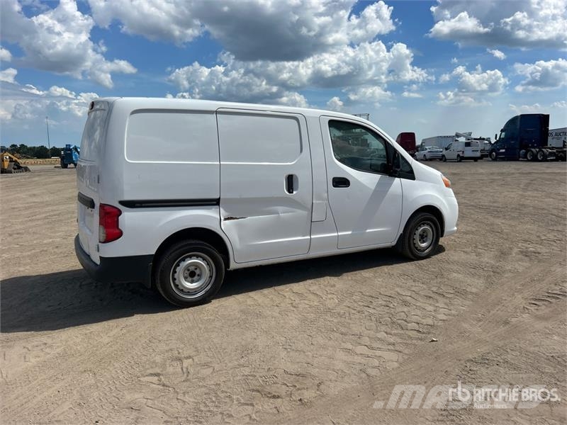 Nissan NV200 Preču pārvadāšanas furgoni