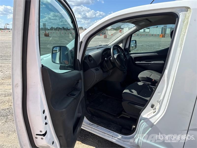 Nissan NV200 大型面包车