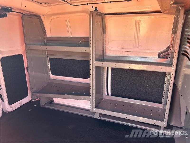 Nissan NV200 Preču pārvadāšanas furgoni