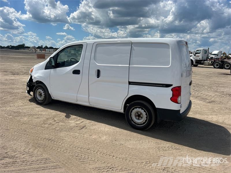 Nissan NV200 Preču pārvadāšanas furgoni