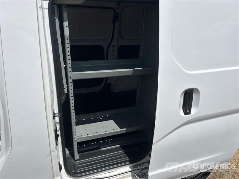 Nissan NV200 Preču pārvadāšanas furgoni