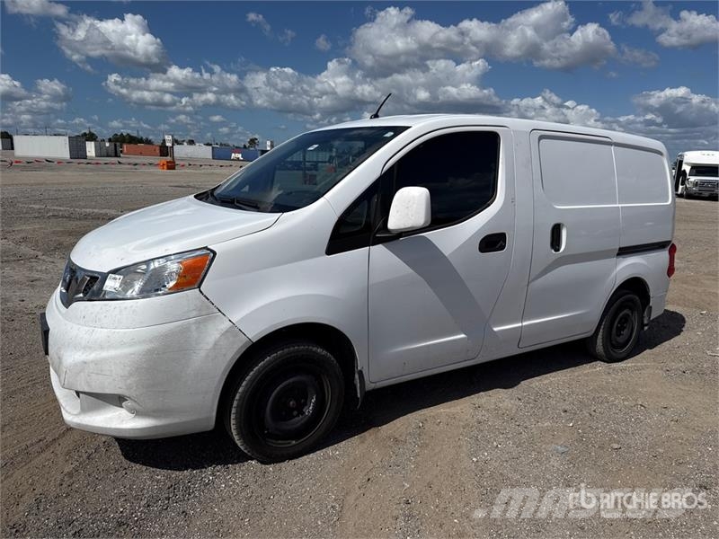 Nissan NV200 大型面包车