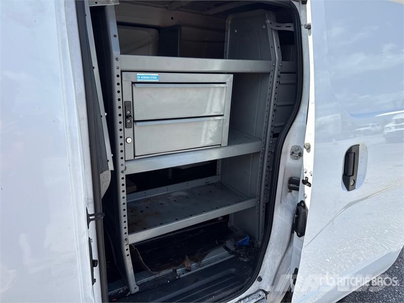 Nissan NV200 大型面包车