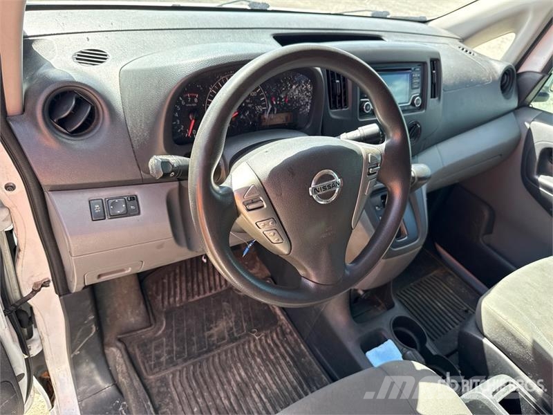 Nissan NV200 大型面包车