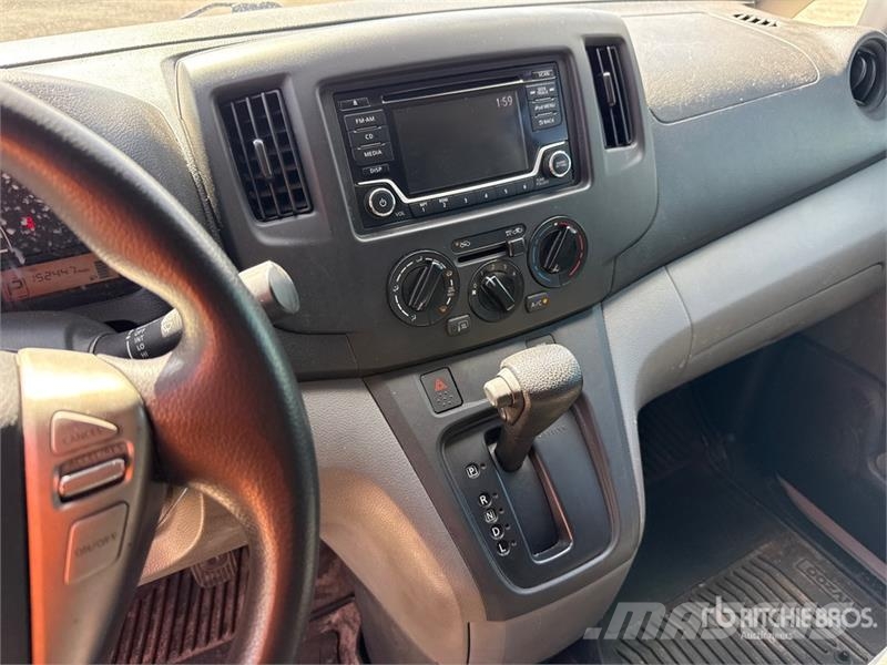 Nissan NV200 大型面包车