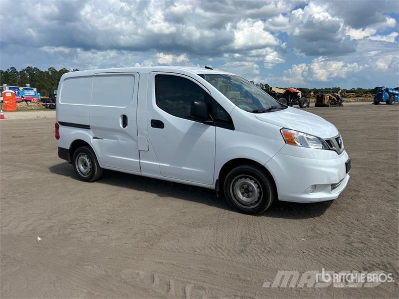 Nissan NV200 Preču pārvadāšanas furgoni