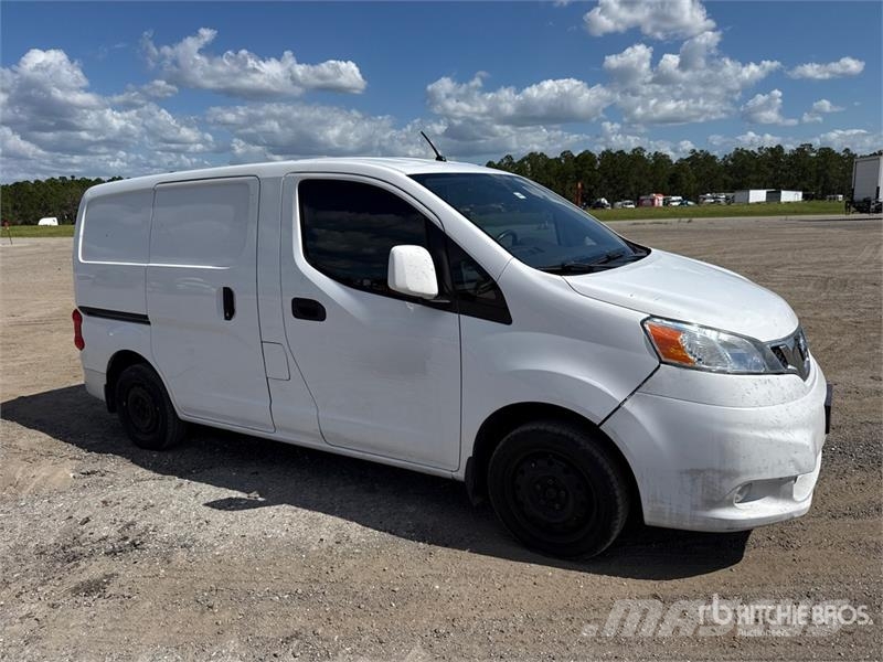 Nissan NV200 大型面包车