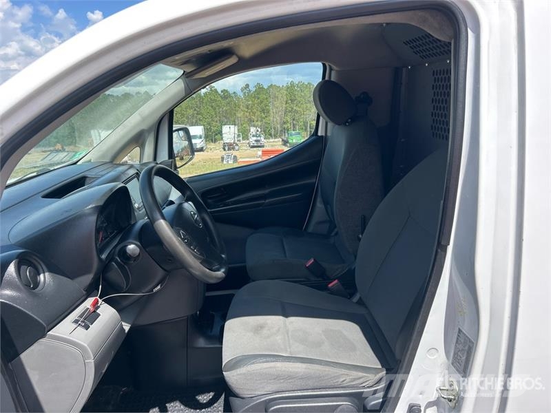 Nissan NV200 Preču pārvadāšanas furgoni