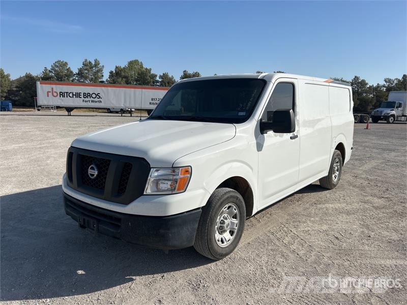 Nissan NV2500HD شاحنة مقفلة