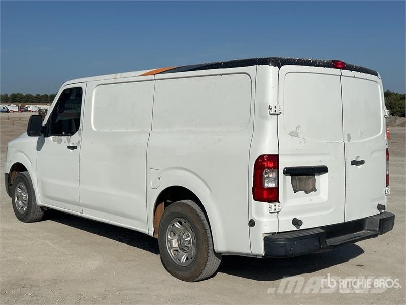 Nissan NV2500HD شاحنة مقفلة