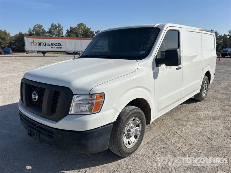 Nissan NV2500HD شاحنة مقفلة