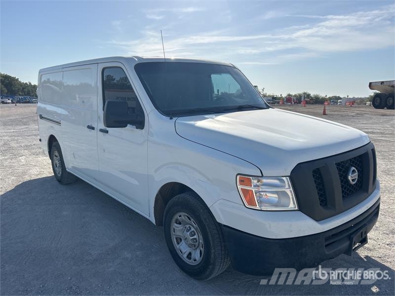 Nissan NV2500HD شاحنة مقفلة