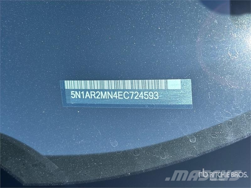 Nissan Pathfinder 2WD SUV Personbiler