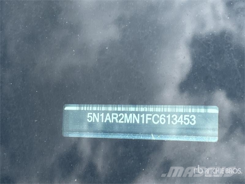 Nissan Pathfinder SL 2WD SUV Carros