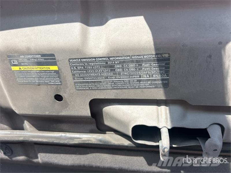 Nissan Pathfinder SV 2WD SUV 汽车