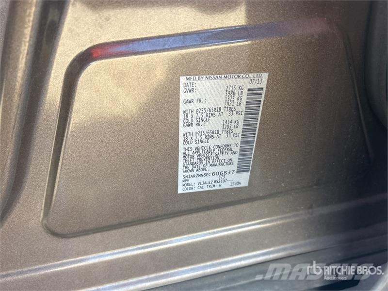 Nissan Pathfinder SV 2WD SUV 汽车