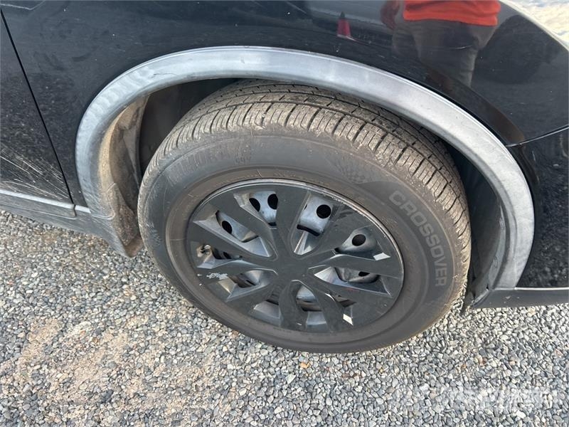 Nissan Rogue 2WD SUV Avtomobili