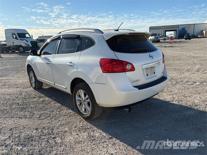 Nissan Rogue 2WD SUV Lengvieji automobiliai