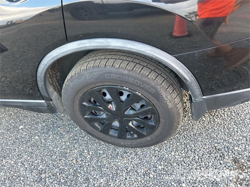Nissan Rogue 2WD SUV Avtomobili