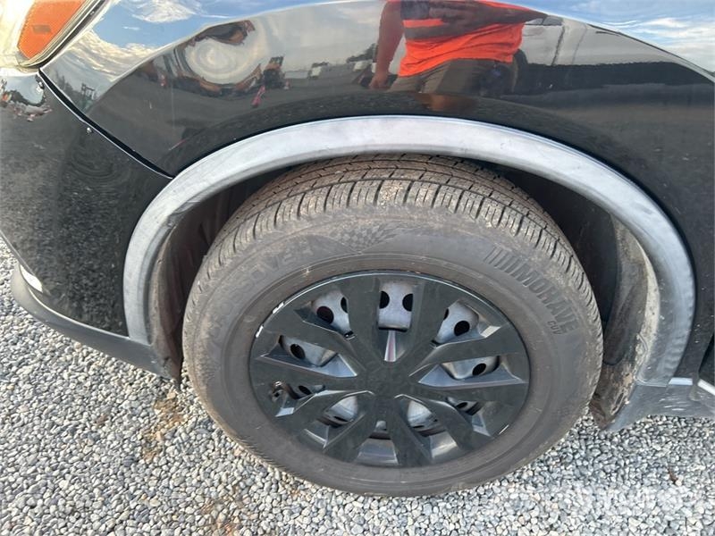 Nissan Rogue 2WD SUV Avtomobili