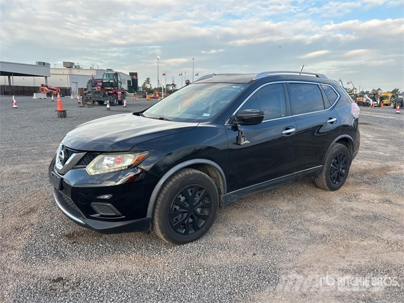 Nissan Rogue 2WD SUV Avtomobili