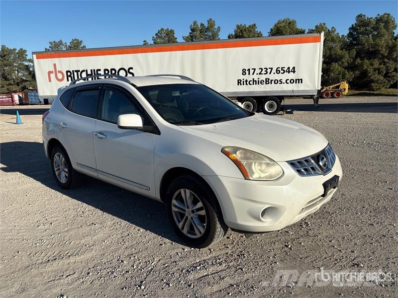 Nissan Rogue 2WD SUV Lengvieji automobiliai