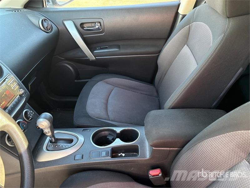 Nissan Rogue 2WD SUV Lengvieji automobiliai