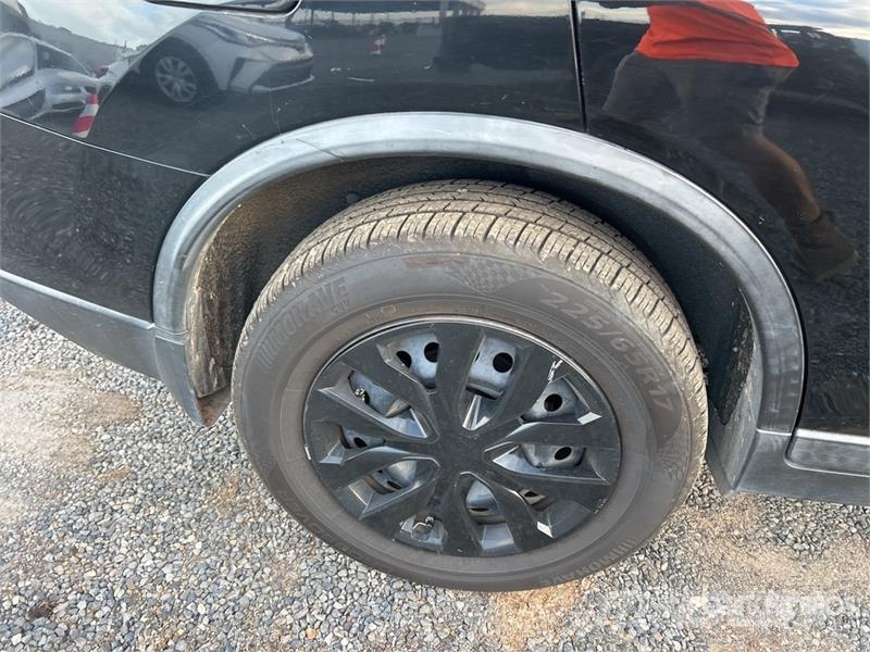 Nissan Rogue 2WD SUV Avtomobili