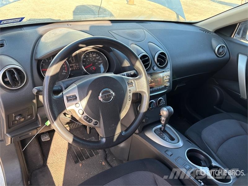 Nissan Rogue 2WD SUV Lengvieji automobiliai