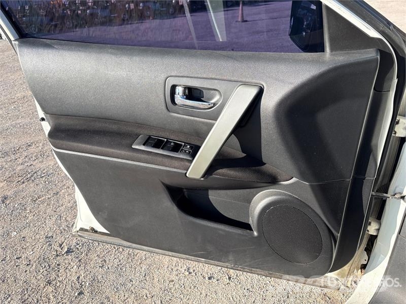Nissan Rogue 2WD SUV Lengvieji automobiliai