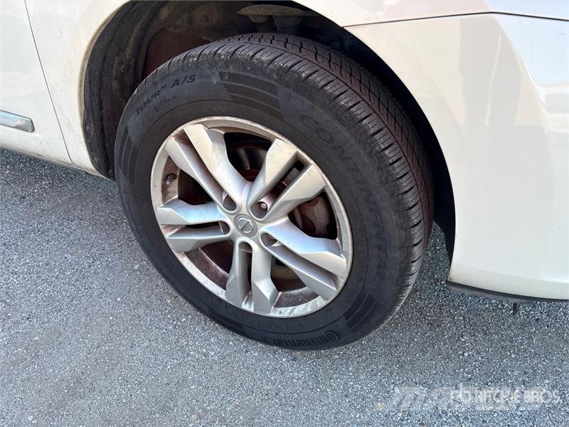 Nissan Rogue 2WD SUV Lengvieji automobiliai
