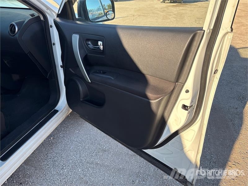 Nissan Rogue 2WD SUV Lengvieji automobiliai