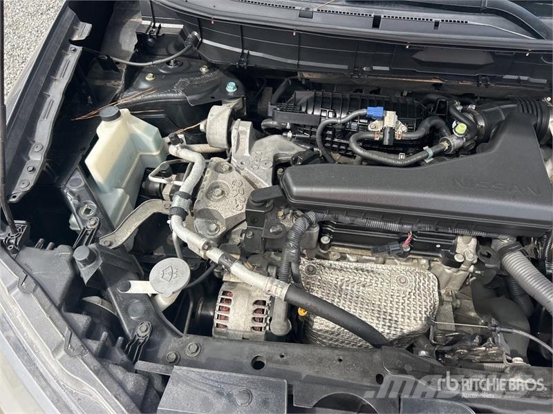 Nissan Rogue SV 2WD SUV Henkilöautot