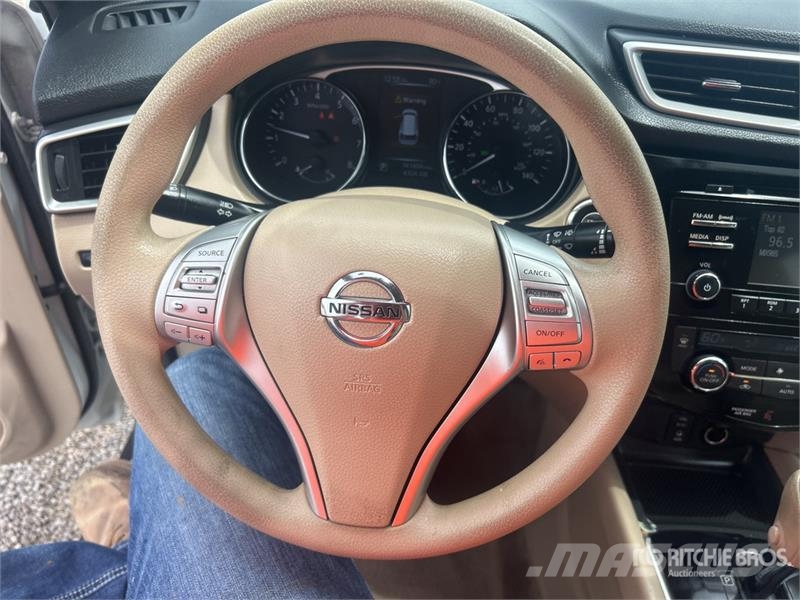 Nissan Rogue SV AWD SUV Kistehergépjárművek