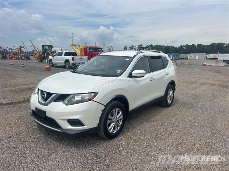 Nissan Rogue SV AWD SUV Kistehergépjárművek