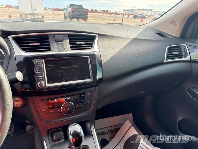 Nissan Sentra Automobile Automobily